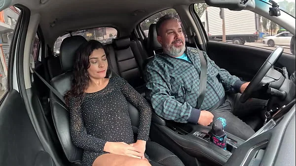 A Milf da voz doce deu um show de anal na carona - Pamela Rodrigues