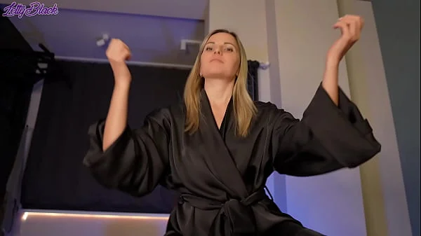 Horny Stepmom Woke Up Her Stepson to Fuck Him