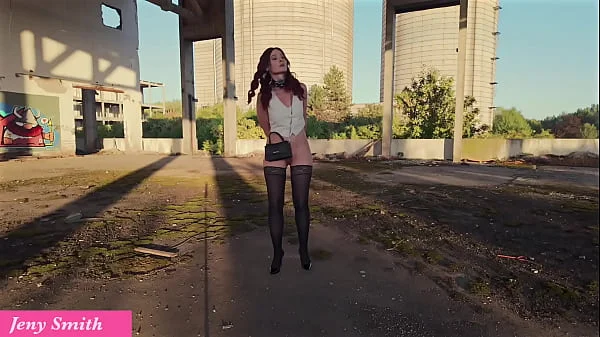 Jeny Smith caught in public place naked and locked