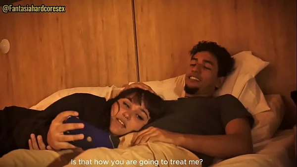 Tengo sueño hermanastro, dejame acostarme en tus piernas, pero no metas tu pene en mi boca por favor!!