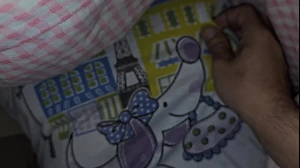 Xxx enteada virgem com buceta fofa me deixa tocá-la