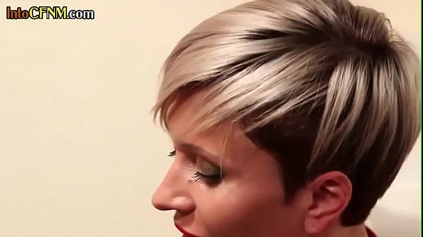 CFNM amateur MILF gives HJ in toilet to her neighbor