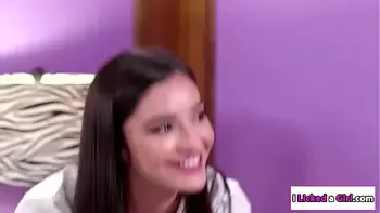 Slut babe enjoyed by lesbian couple