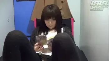 Pretty Asian Girl's Stripshow