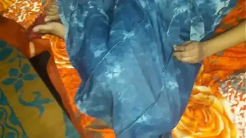 स्कूल गर्ल का सेक्स कैमरे पर दोस्त के साथ