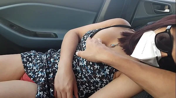 universitaria b. se queda d. en el taxi