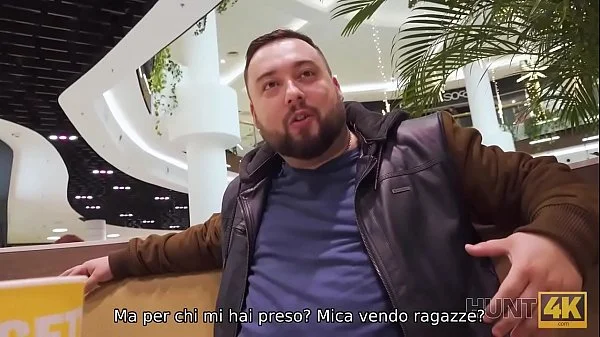 HUNT4K. Acquista la moglie di uno sconosciuto al centro commerciale