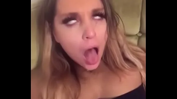 Slutty Ahegao Girl Wants Dick