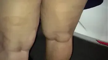 Esposa gordinha gostosa safada vai ao Mercado com o Corno que filma ela mostrando a Bunda 1