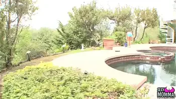 SEXYMOMMA - Dyke cougar Brenda James pussy play stepdaughter