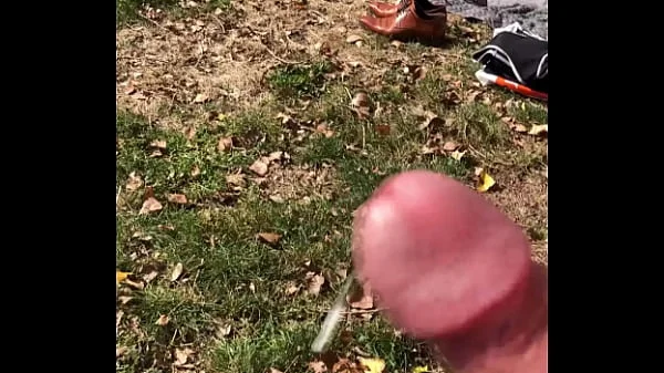 Buiten in openbaar masturberen met publiek