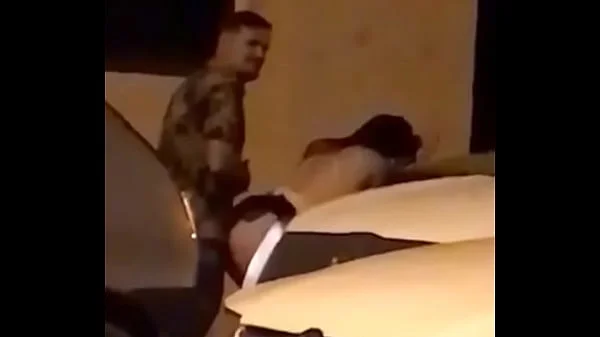 EU Comendo a novinha atrás do carro