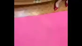 骚母狗喝尿敲邻居门