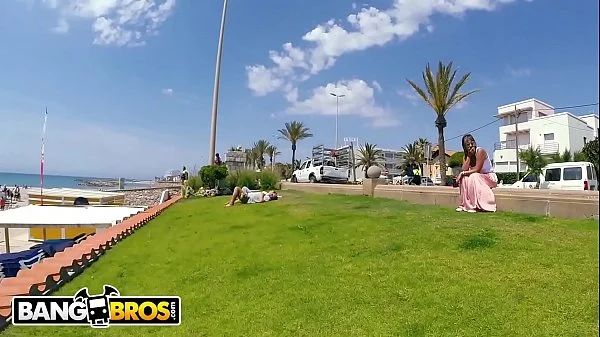 BANGBROS - Shameless Latin MILF Franceska Jaimes Fucked In Public!