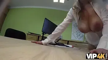 VIP4K. Buxom babe tiene nuevos senos pero no tiene dinero para pagarlos