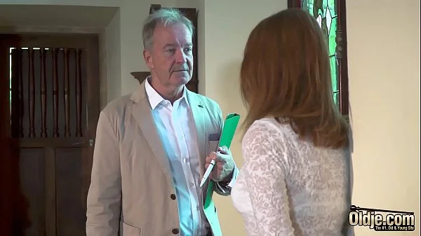 Real amateur teen happy to swallow cum and take facial