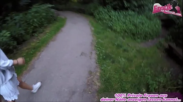 Türkische Muslim Mutter macht Usertreffen outdoor und lässt sich in den Mund Pissen