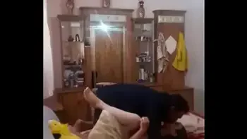 اب ينيك بنته في غرفته