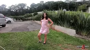 Até o cachorro queria entrar em cena com  rabuda - Pamela Pantera - Big Bambu