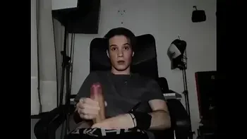 Argentino Pijudo dandole a la paja