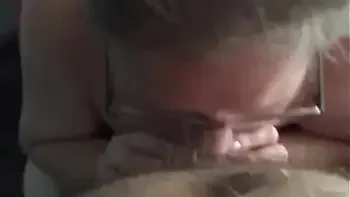 Abuela con terminada en la boca