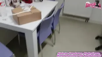 Deutsche Frau Doktor fickt patienten in der Arzt Praxis