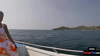 Amateur teens fucking in public during a boat trip