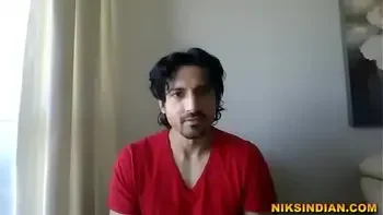 बॉलीवुड डायरेक्टर ने एक्ट्रेस को ऑडिशन पे नंगा करके नचाया और अपनी हवस का शिकार बनाया