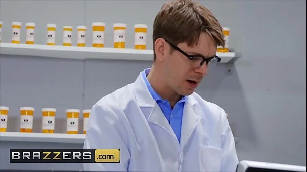 Amazing Babe (Kenzie Reeves) With Sexy Body Fucks Her (Markus Dupree) - Brazzers