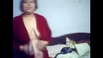 she come stand typing