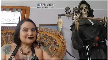 Urbex Novela - Mostro Il Mio Culo Sodo Agli Haters