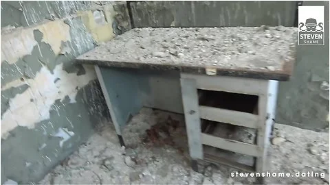 Arteya Kneels Down To Suck His Dick In A Lost Place Dating With Arteya Dee And Steven Shame