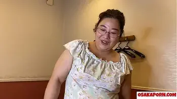 田舎臭抜群の83キロデブ眼鏡に中出し　こんなぽっちゃりブチャイクの私が出演していいんですか？　35歳　パイズリ肥満ゲテモノ豚ブサイク個人撮影オリジナル素人中出し熟女 　インタビュー　脱衣　ver なぎさ 1 OSAKAPORN