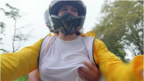 Picking Up Didi Customer Without Bra!