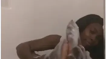 Ebony Teen 18+ Fuckd Herself In The Shower