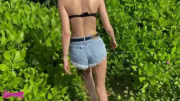 Quick blowjob in the bush - Solazola