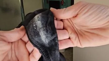 Nerdy Faery Peeing in Tight Jeans - Canadian Babe Solo Pissing Fetish HD