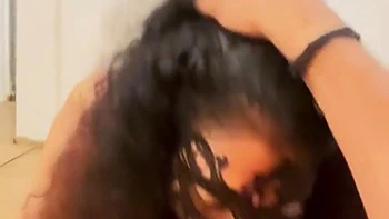 Lund Chusne K Liye Khushi Se Nachne Lagi