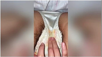 Shtani Diletanta Promokli Vіd Soku Lubovі! Selfі-masturbacіya V Lіzhku Zanadto Realіstichna! [domashne]