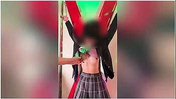 [smartphone Viewing Recommended] You Can Have A Simulated Experience! Gonzo Of A Girl In An 18-year