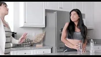 Hot stepsister handjob helps front stepmom