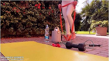 Workout Without Panties - While Im Doing Workout Im Horny, I Masturbate And My Leggings Become Wet