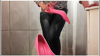 Show All In Wetting My Jenas All Go To My Shoes I Show You When Get Off My High Heels And Rub My Clit By Heels