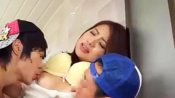 08290,Lewd SEX with exposed breasts!