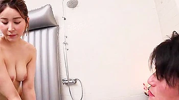 Soapland Girl Gives First-time Male Client A Blowjob And Lets Him Fuck Her Pussy