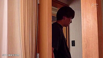 (rm) Bigger Is Not Always Better, Right? My Wife Insisted, And Was Drowning In Her Friends Huge Dick, Which She Had Timidly Inserted Into Her - Aoi Ichino