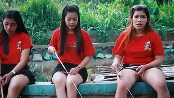 Upskirt peek caught of slut fishing with friends