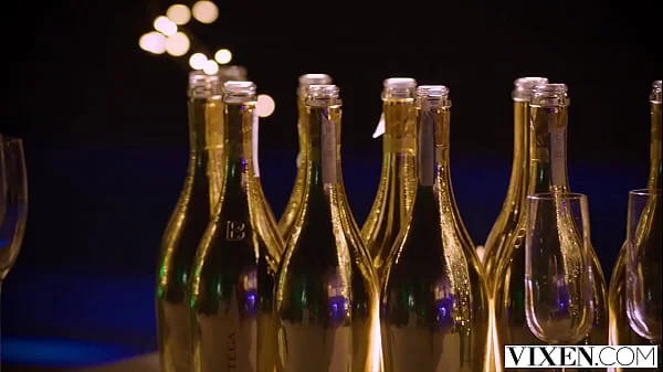 VIXEN Gorgeous Freya seduces her crush with hot outdoor sex