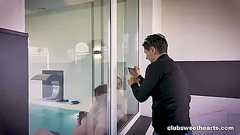 Olivia Trunk, Alice Xo, Rebecca Nikson, Molly Kit - Steamy Sauna