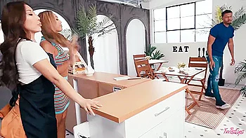 Kazumi - Cafe Au Lay